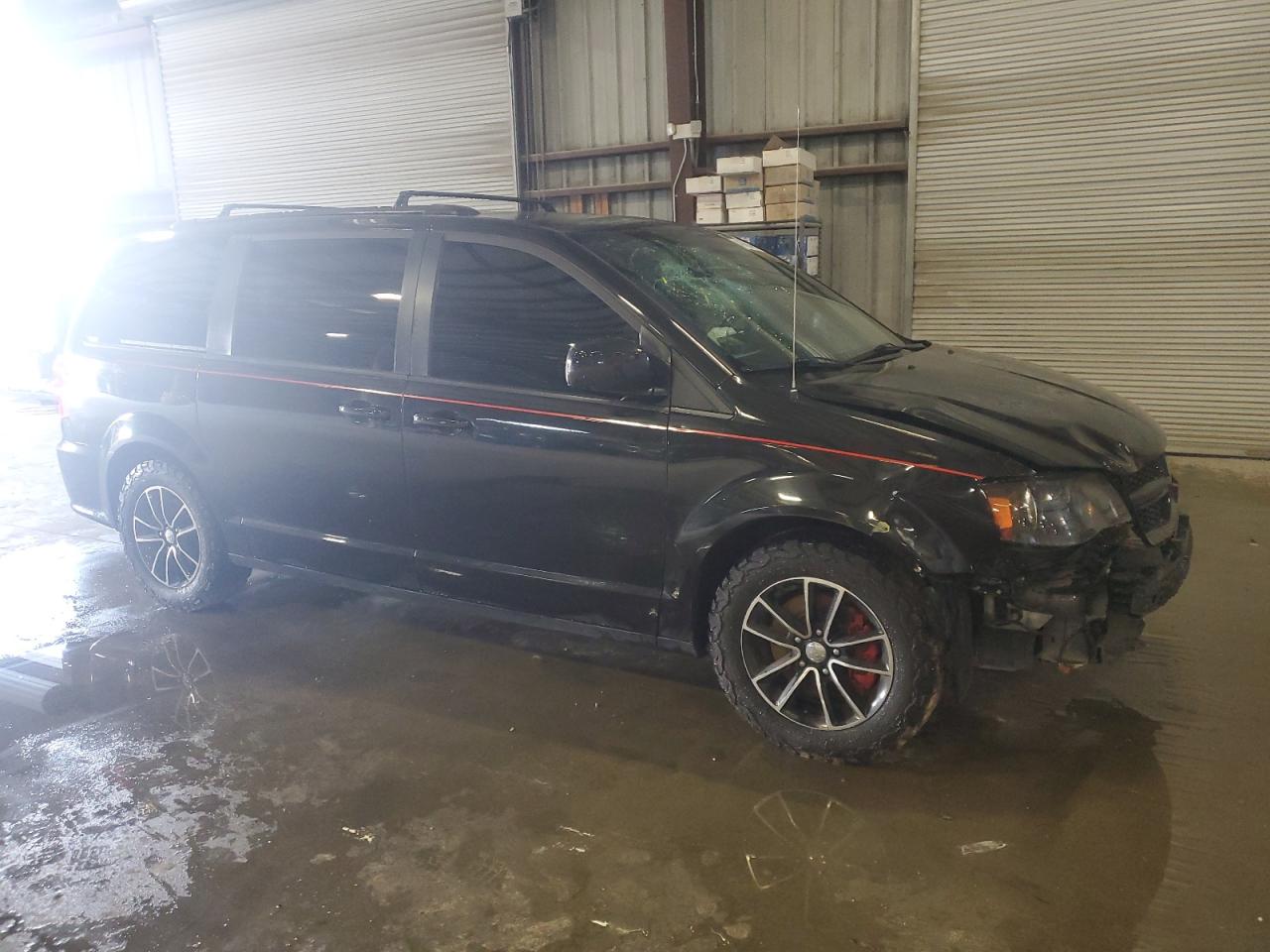 2018 Dodge Caravan - Image 4