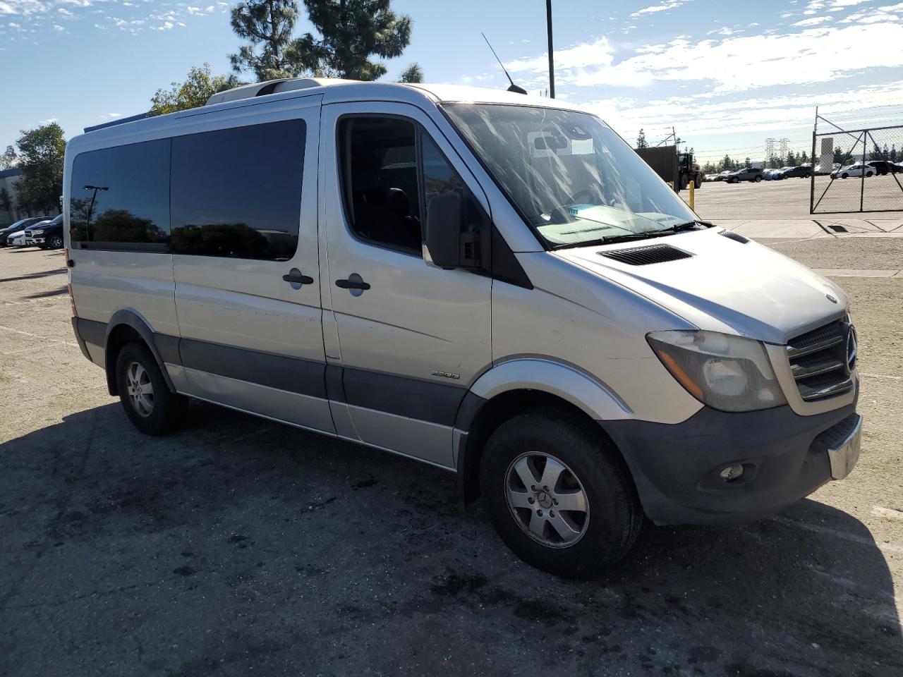 2014 Mercedes-Benz Sprinter - Image 4