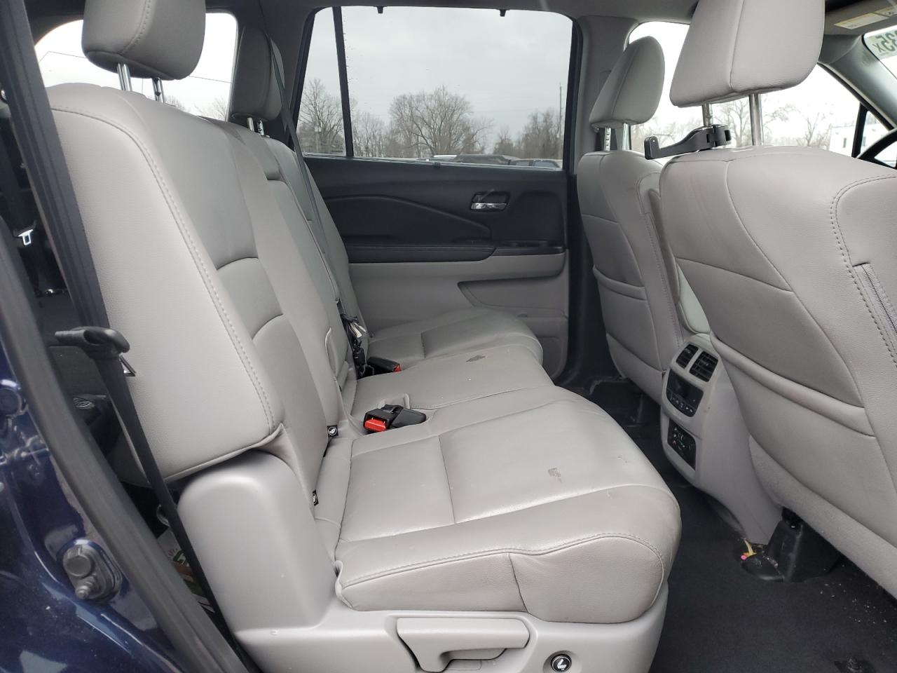 2017 Honda Pilot - Image 11