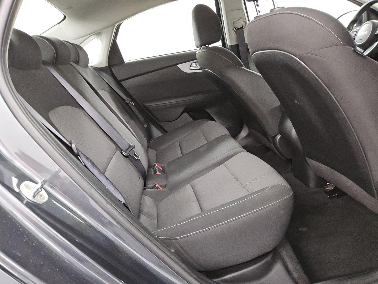 2023 Kia Forte - Image 10