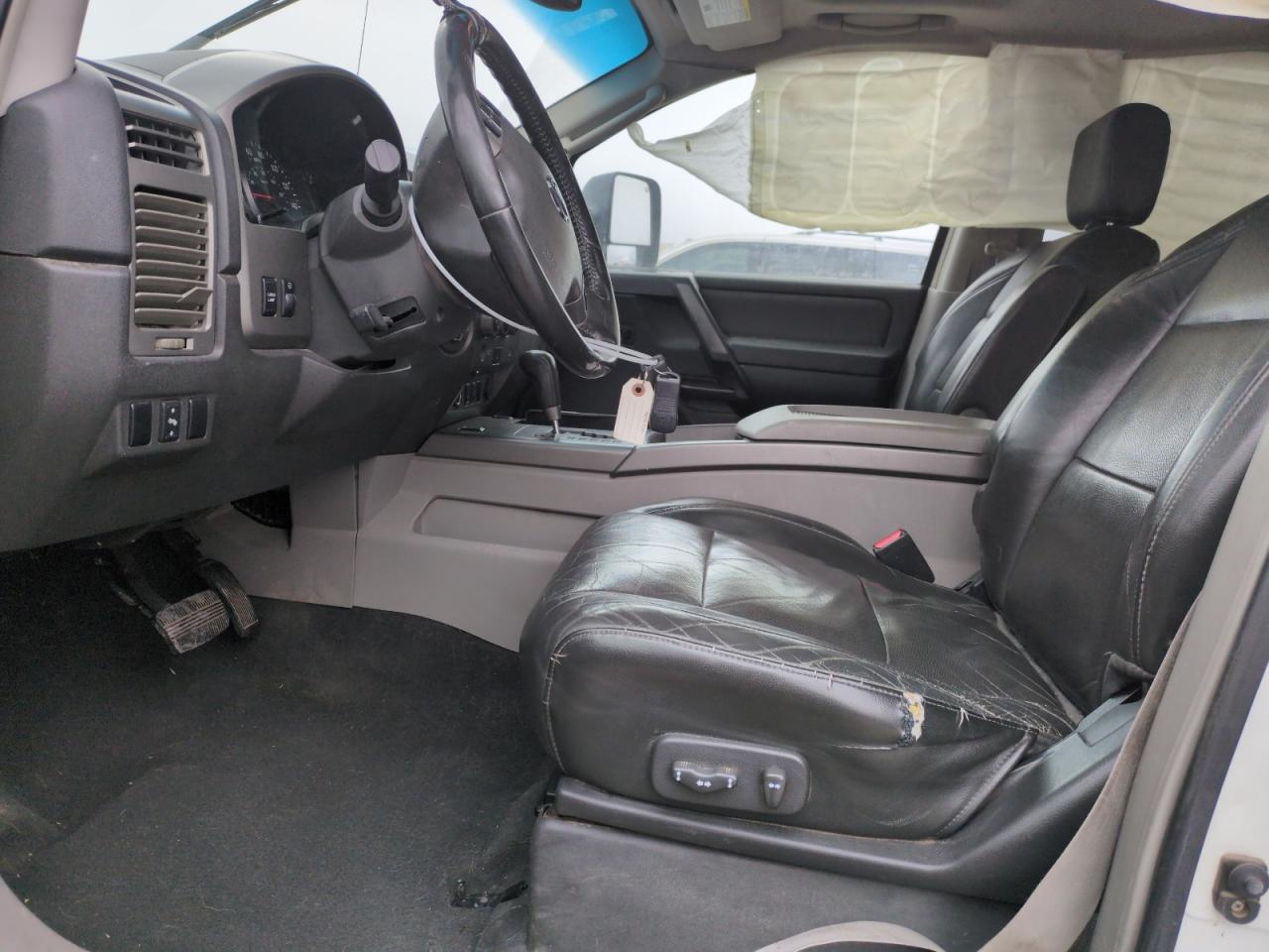 2004 Nissan Titan - Image 7
