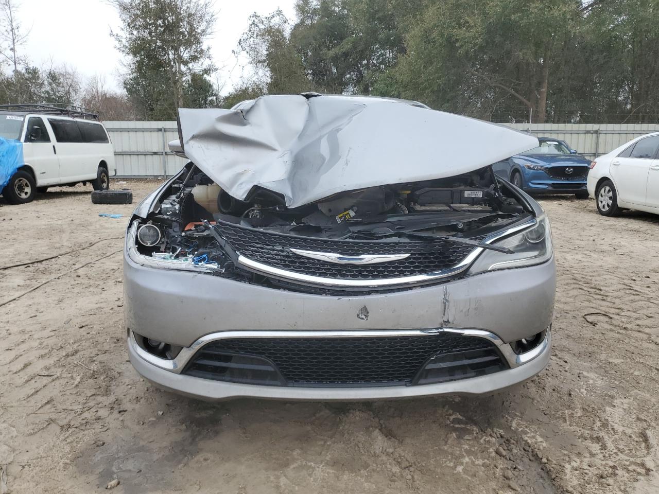 2015 Chrysler 200 - Image 5