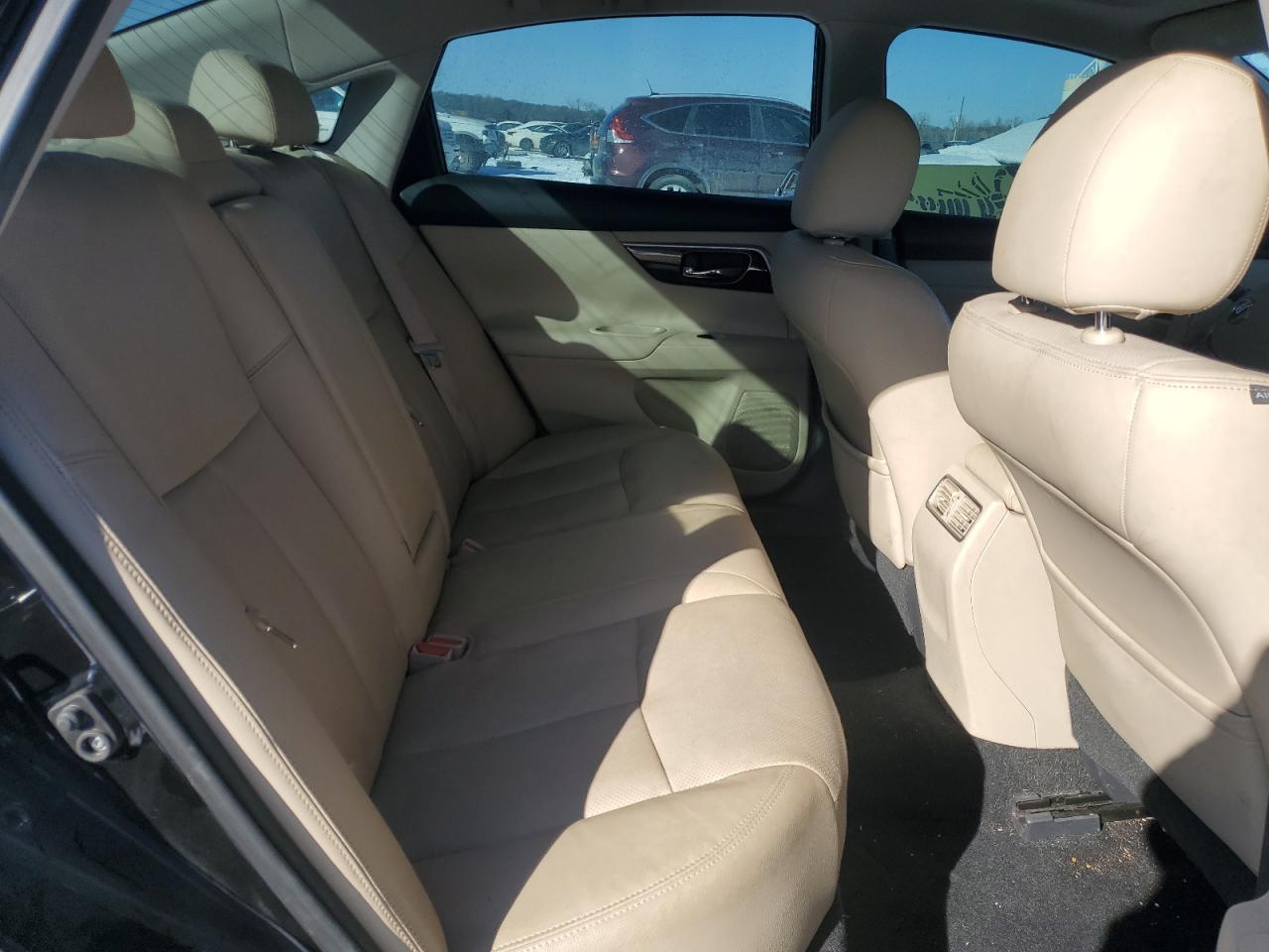 2015 Nissan Altima - Image 10