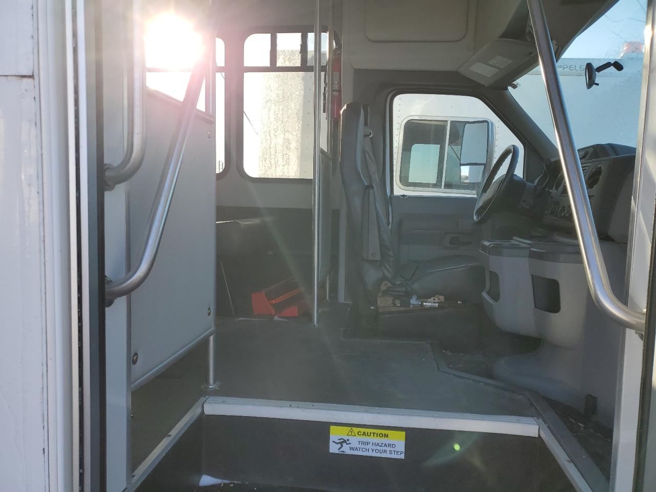 2016 Ford Econoline - Image 5