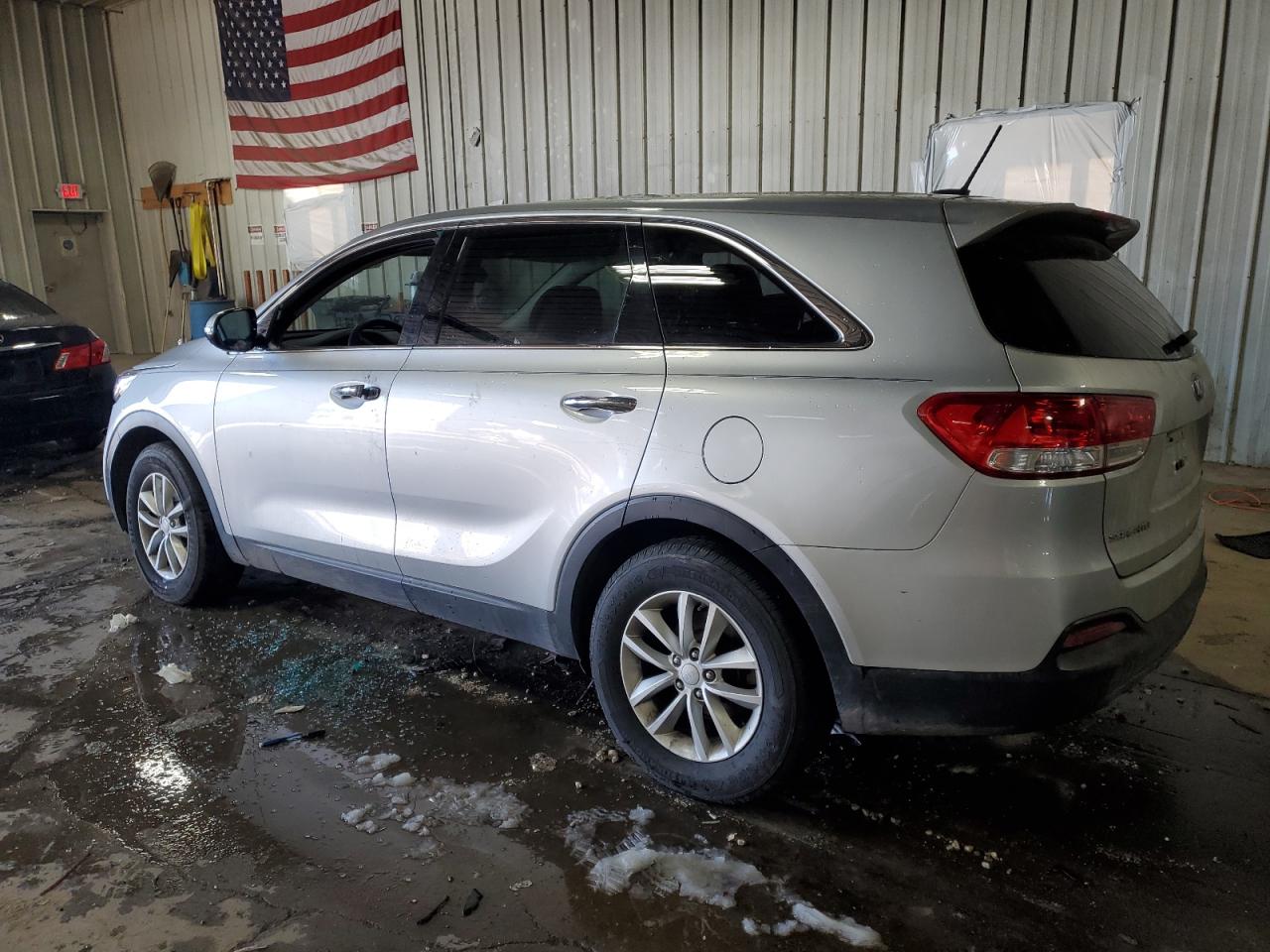 2016 Kia Sorento - Image 2