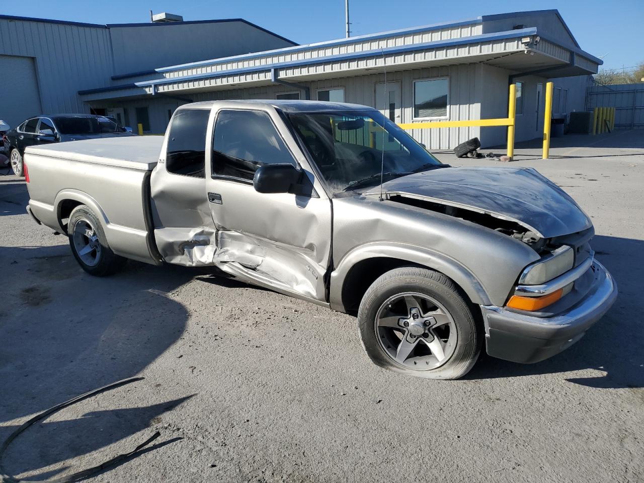 2002 Chevrolet S-10 Pickup - Image 4