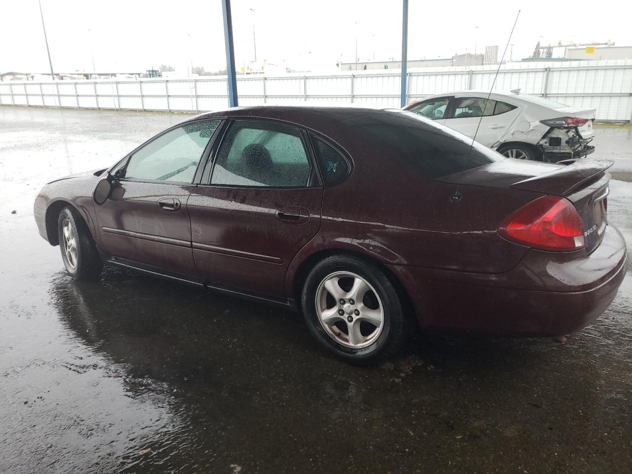 2003 Ford Taurus - Image 2