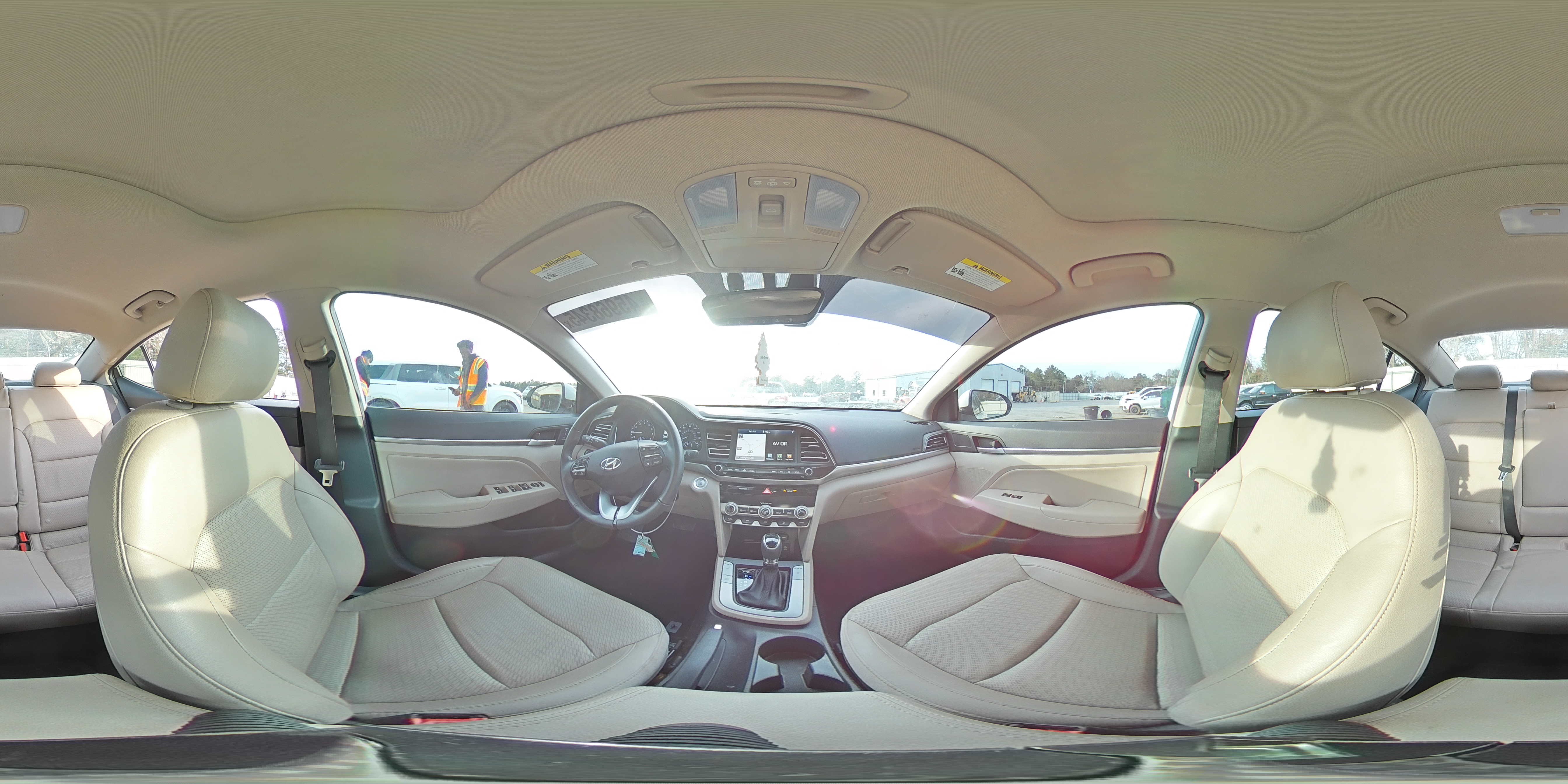 2020 Hyundai Elantra - Image 15