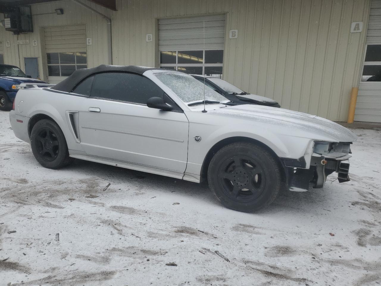 2004 Ford Mustang - Image 4
