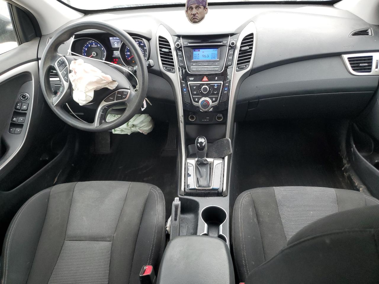 2017 Hyundai Elantra - Image 8