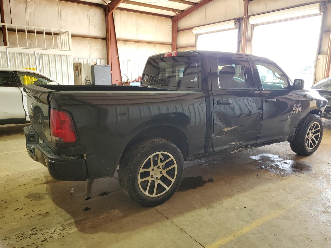 2016 RAM 1500 - Image 3