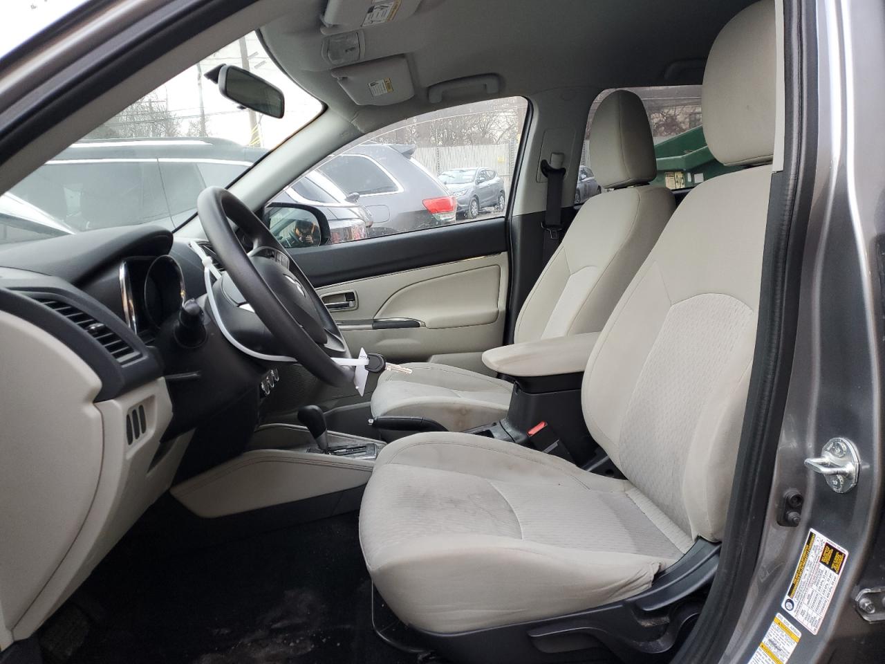 2019 Mitsubishi Outlander - Image 7