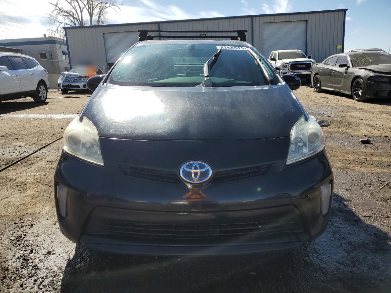2014 Toyota Prius - Image 5