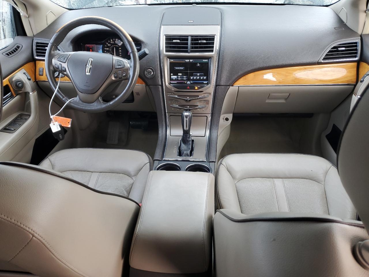 2013 Lincoln MKX - Image 8