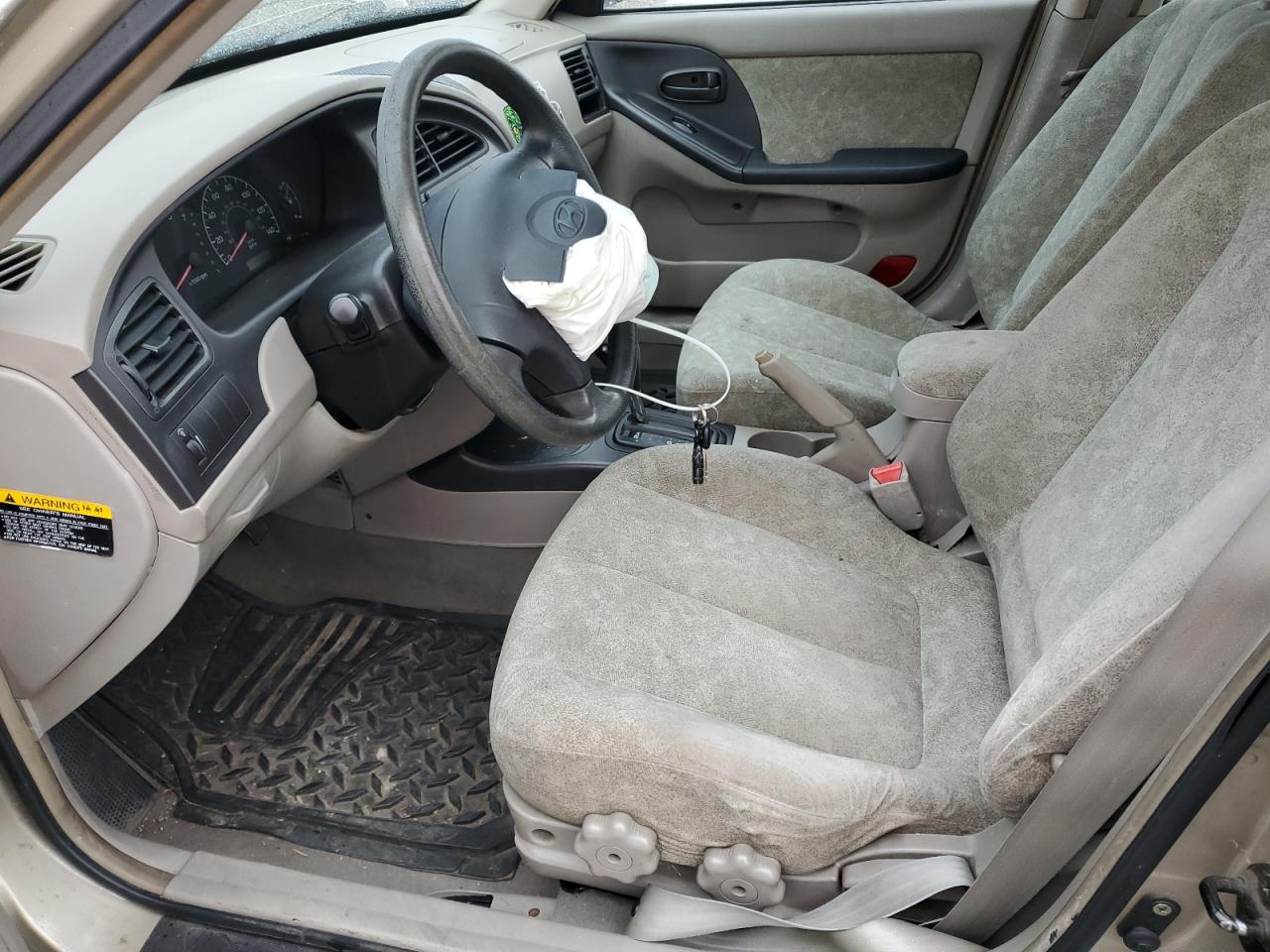 2001 Hyundai Elantra - Image 7