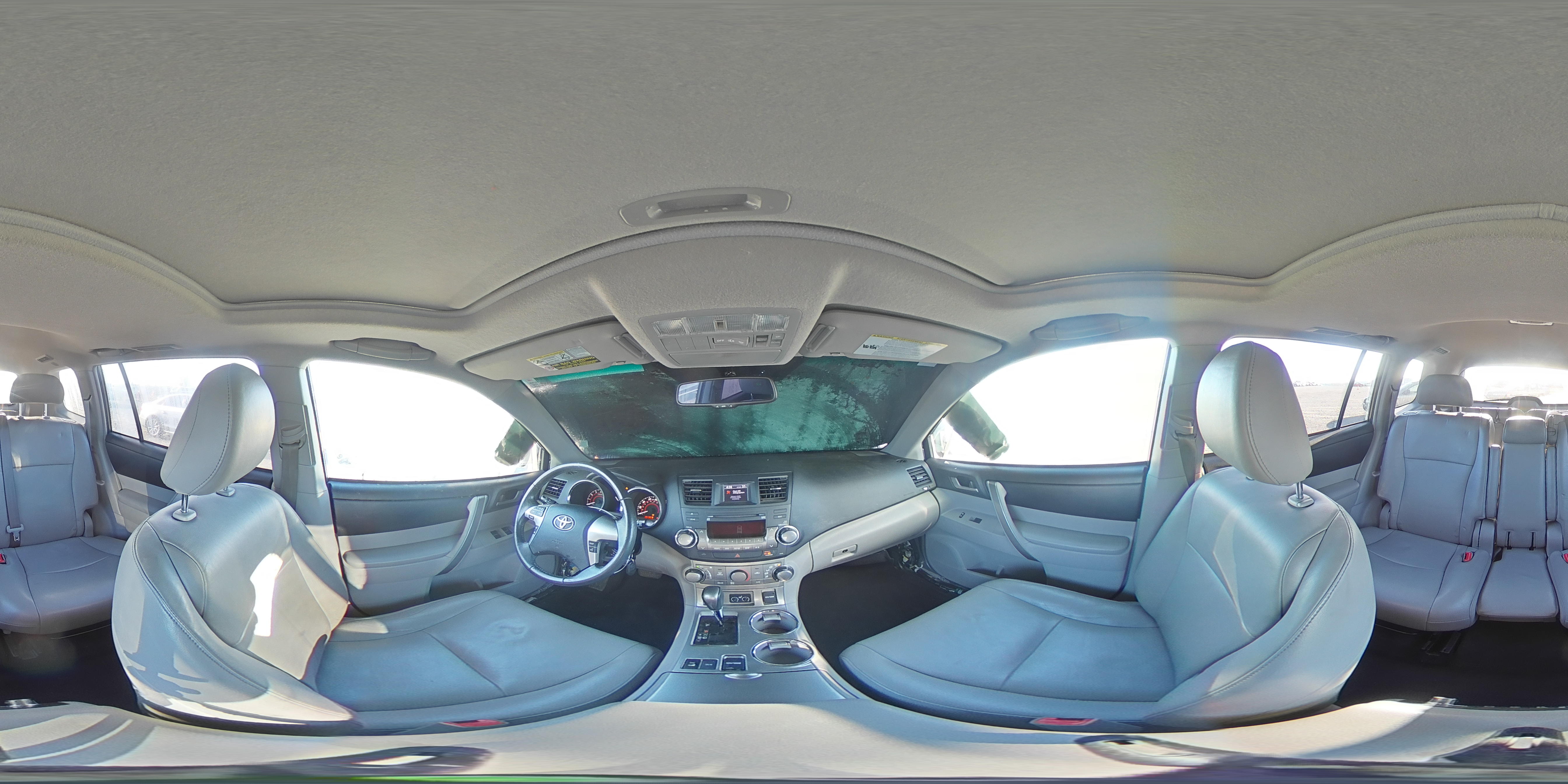 2012 Toyota Highlander - Image 14