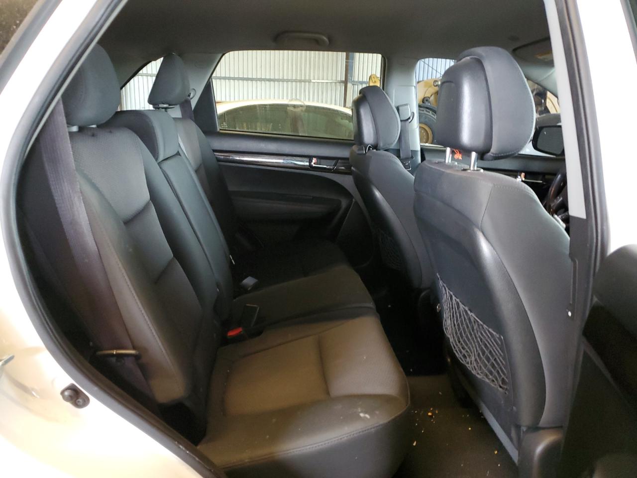 2011 Kia Sorento - Image 11