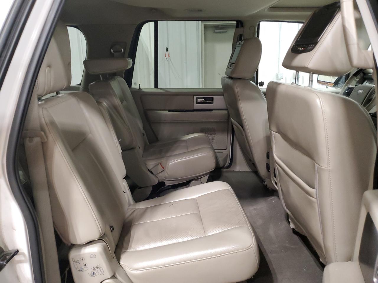 2013 Ford Expedition - Image 11