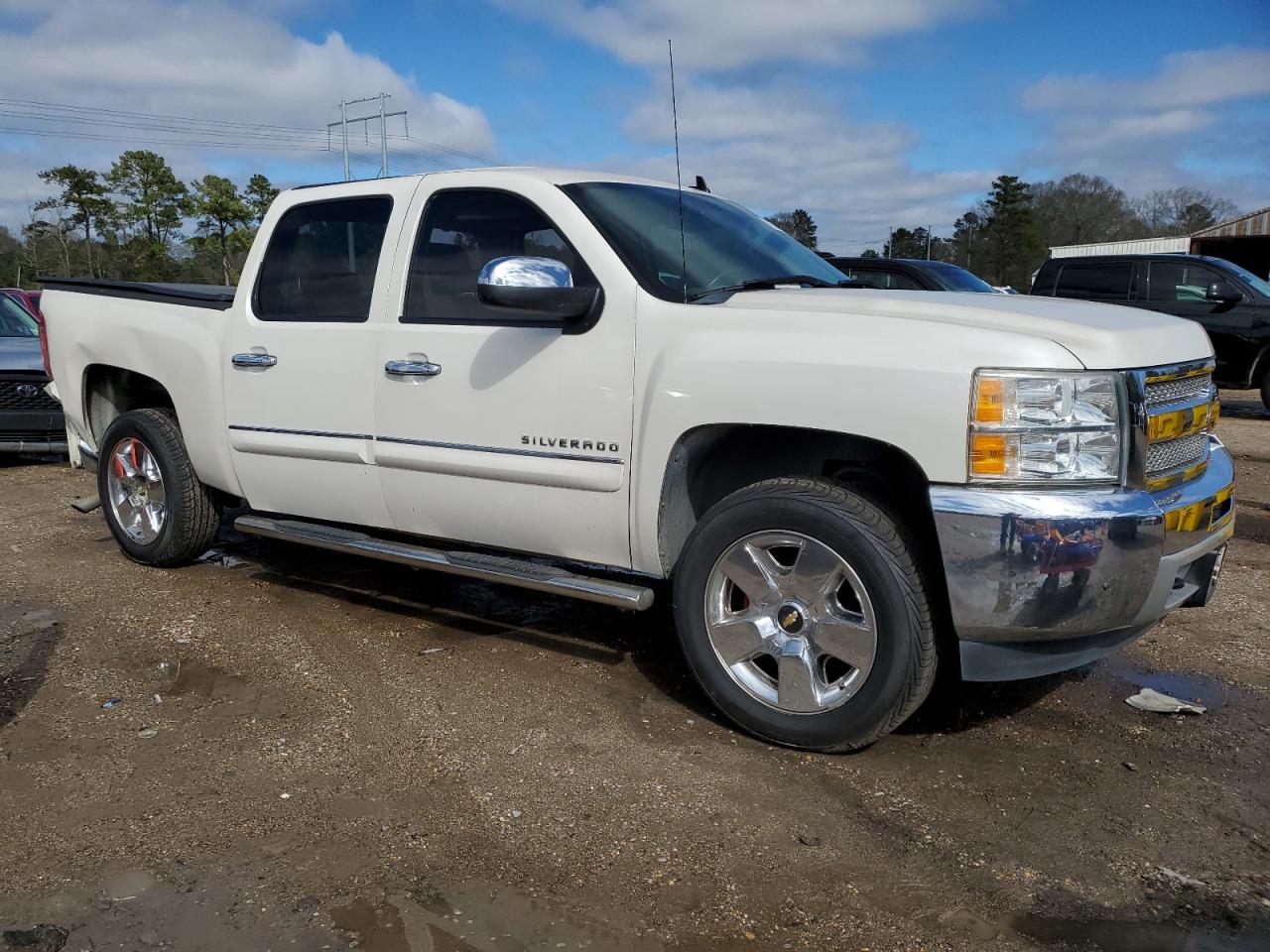 2013 Chevrolet Silverado - Image 4