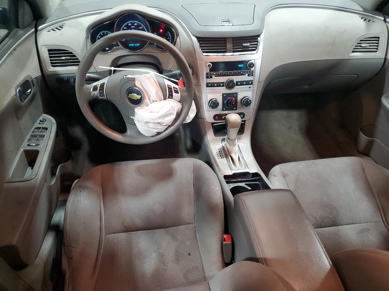 2011 Chevrolet Malibu - Image 8