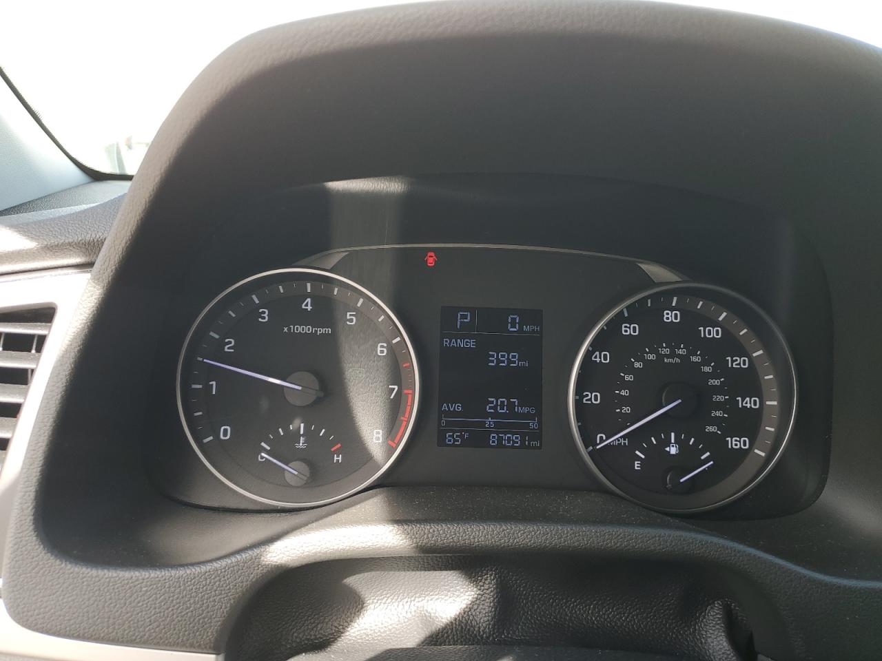 2017 Hyundai Elantra - Image 9