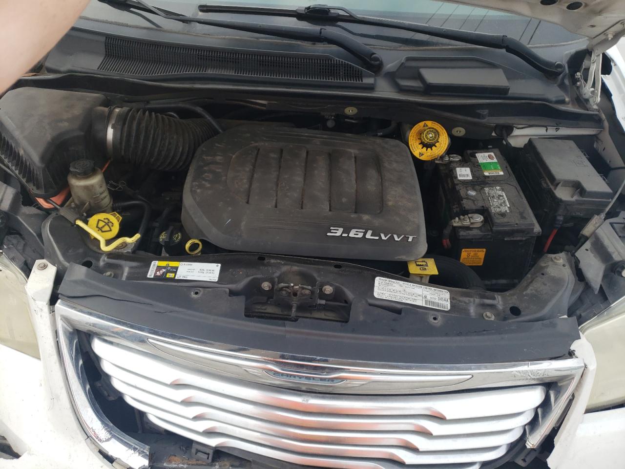 2013 Chrysler Town & Country - Image 13