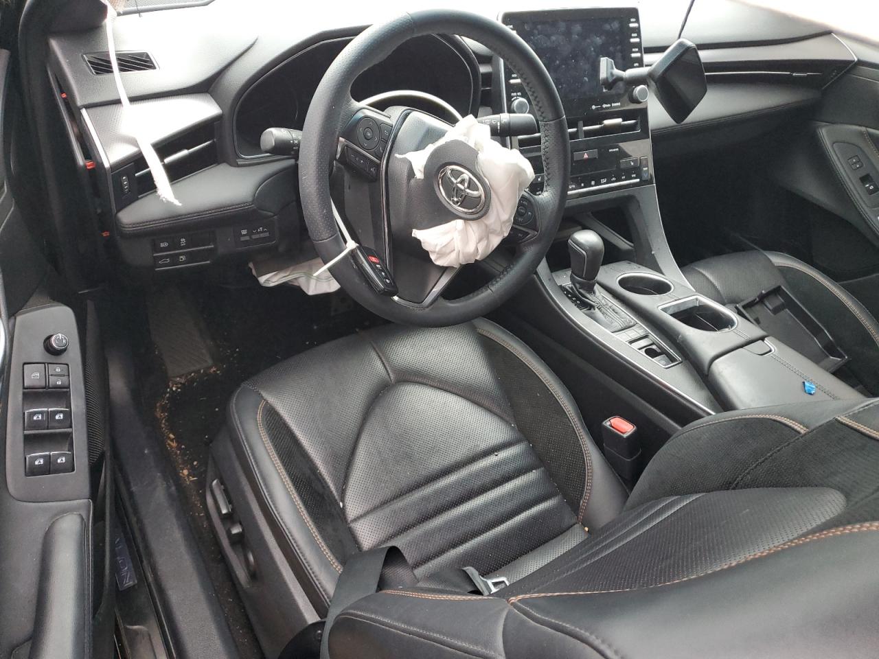 2021 Toyota Avalon - Image 8