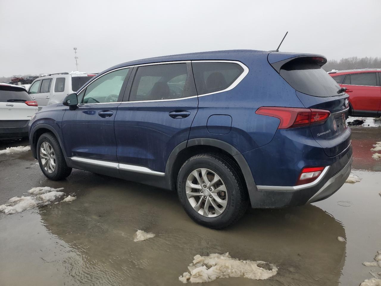 2019 Hyundai Santa Fe - Image 2