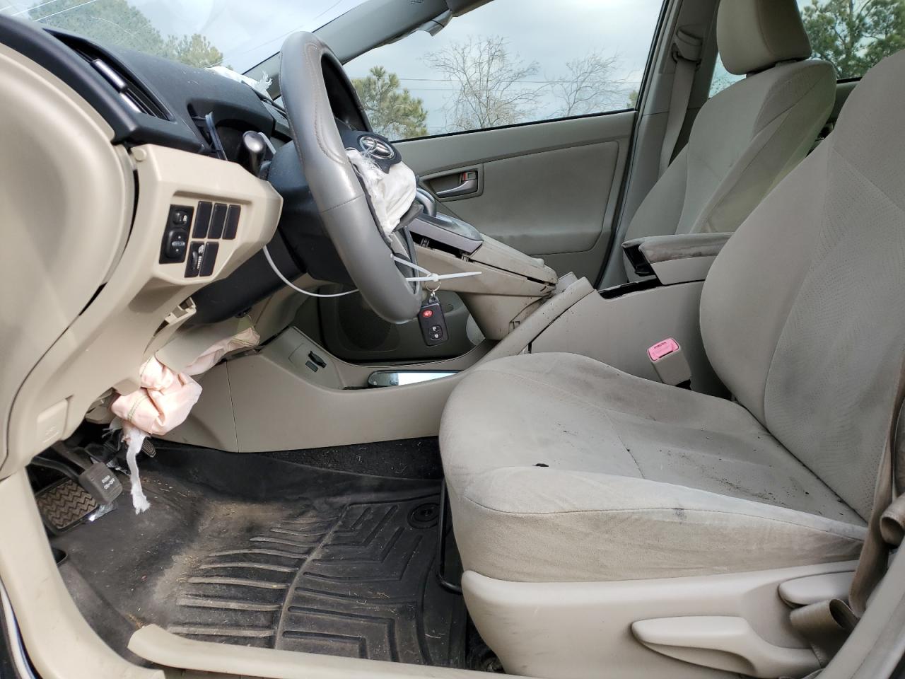 2013 Toyota Prius - Image 7