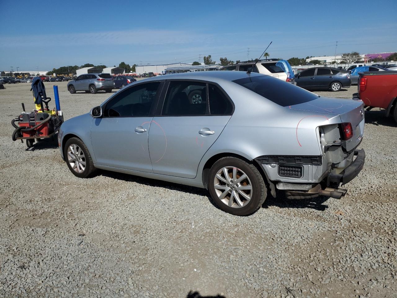 2010 Volkswagen Jetta - Image 2
