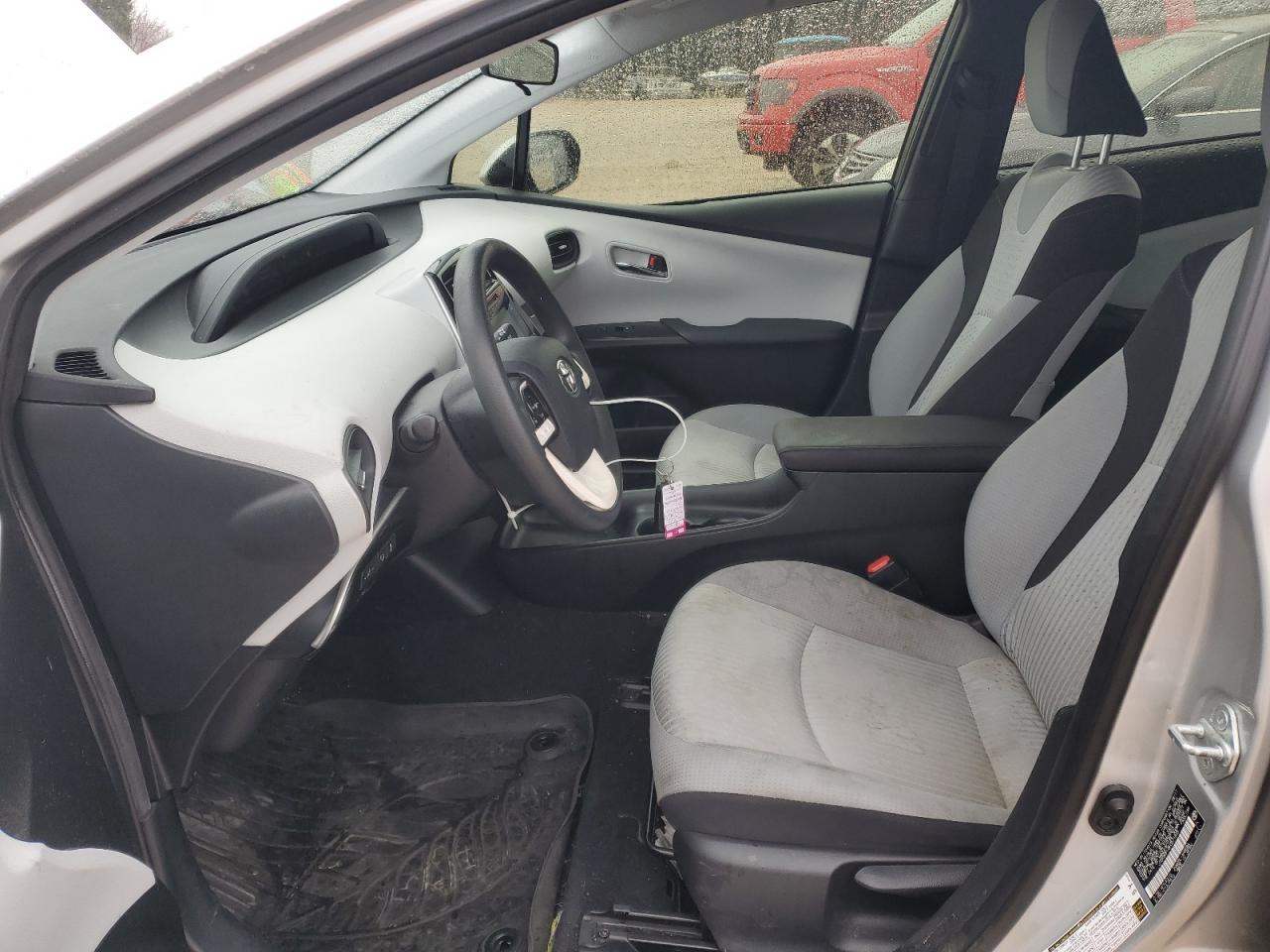 2017 Toyota Prius - Image 7