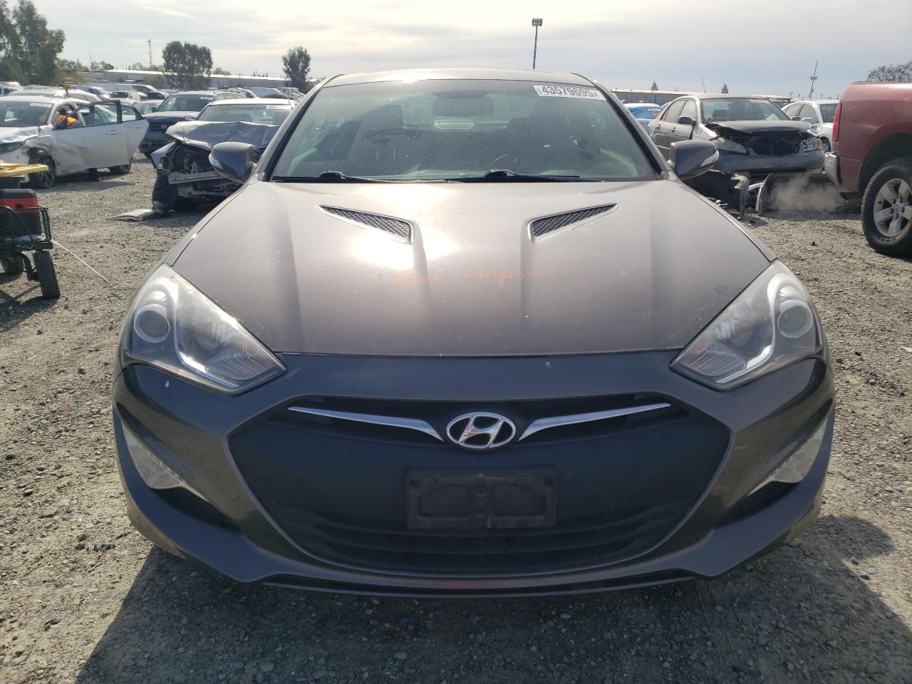 2013 Hyundai Genesis - Image 5
