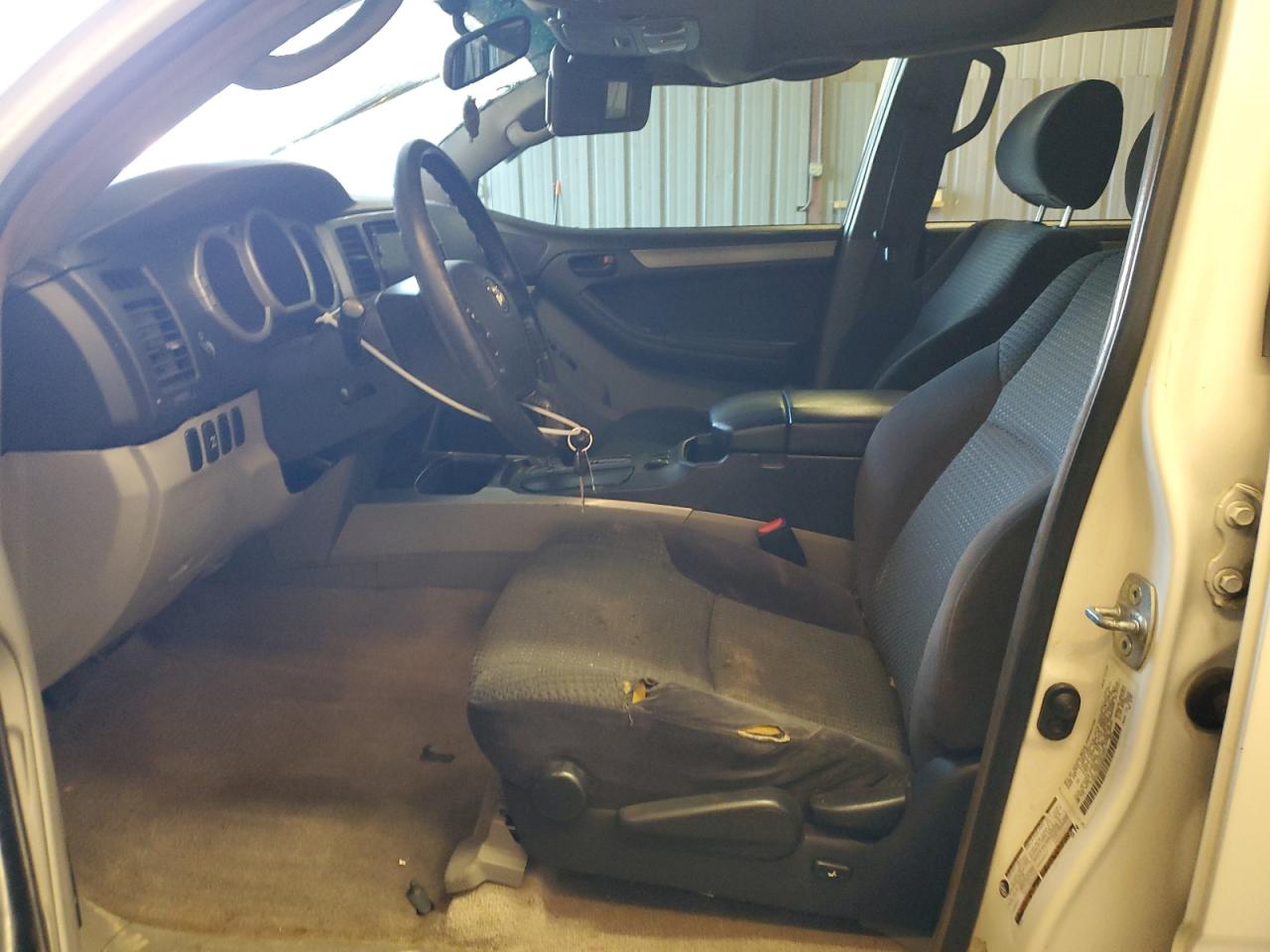 2004 Toyota 4Runner - Image 7