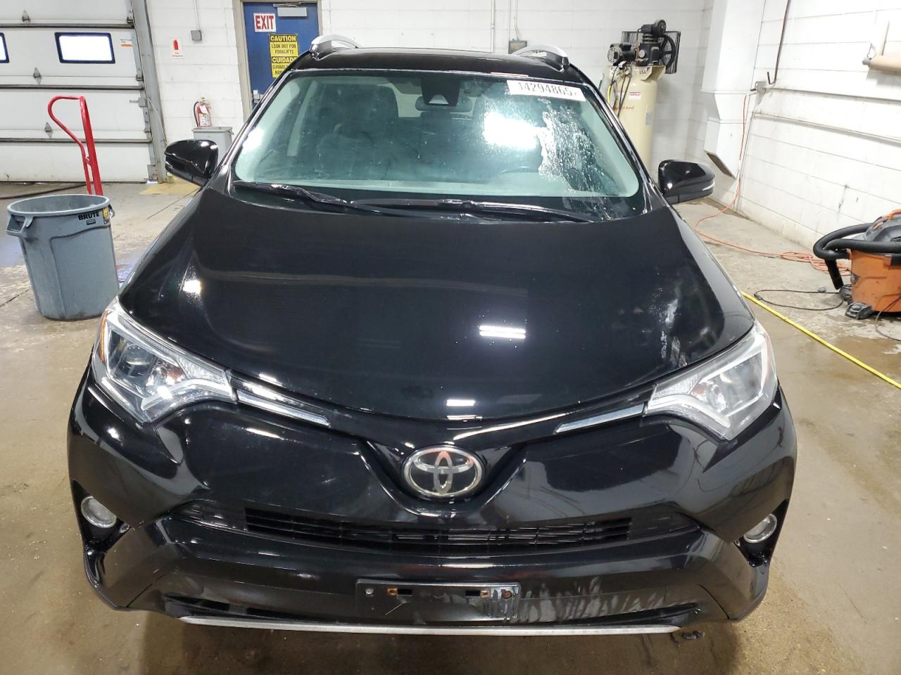 2018 Toyota RAV 4 - Image 5