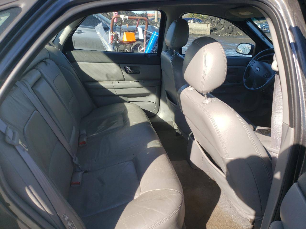 2002 Ford Taurus - Image 10