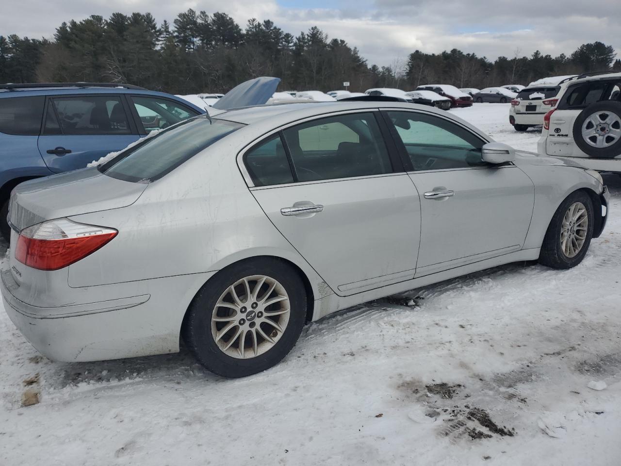 2009 Hyundai Genesis - Image 3