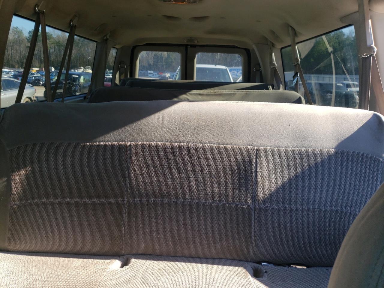 2006 Ford Econoline - Image 10