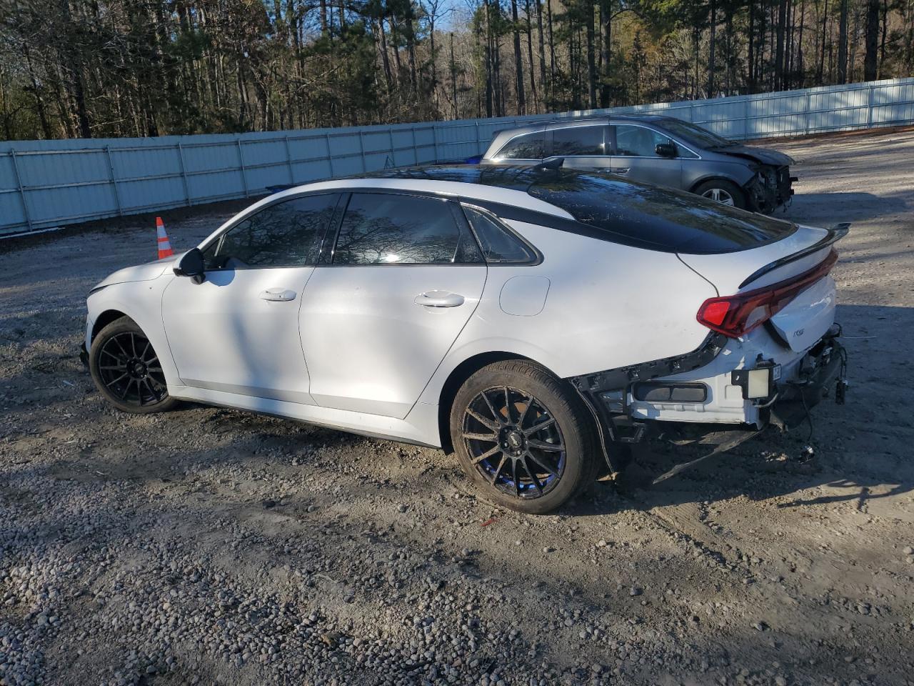 2022 Kia K5 - Image 2