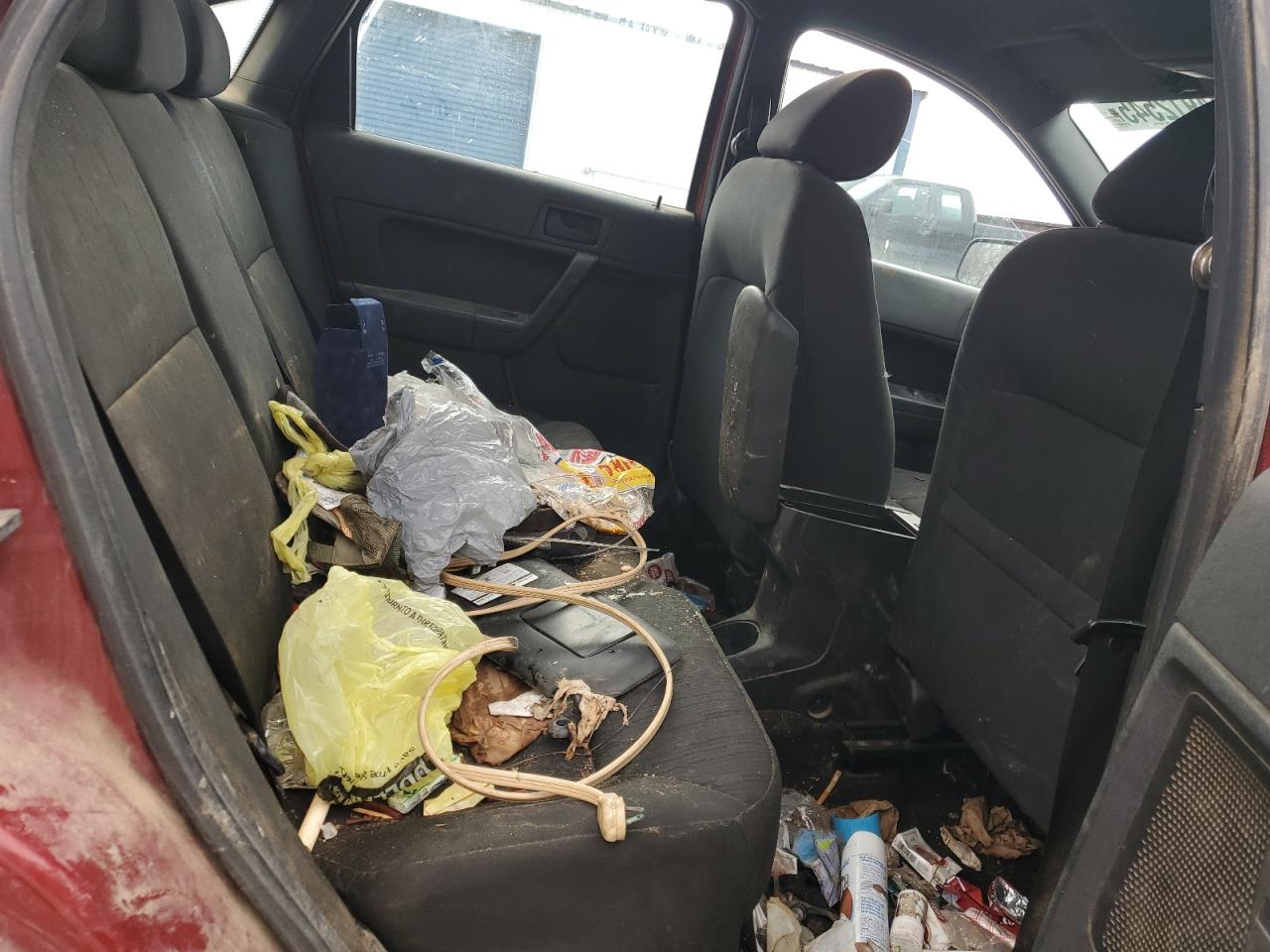 2010 Ford Focus - Image 11