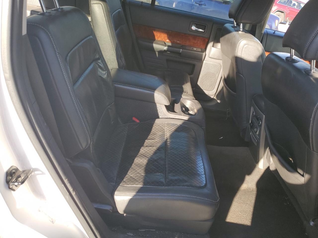 2009 Ford Flex - Image 11
