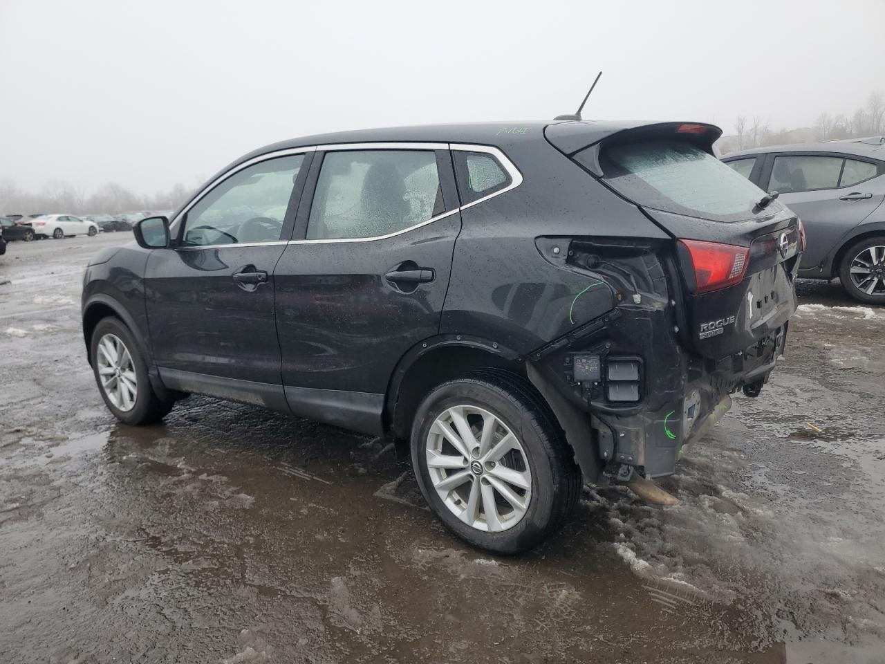 2019 Nissan Rogue - Image 2