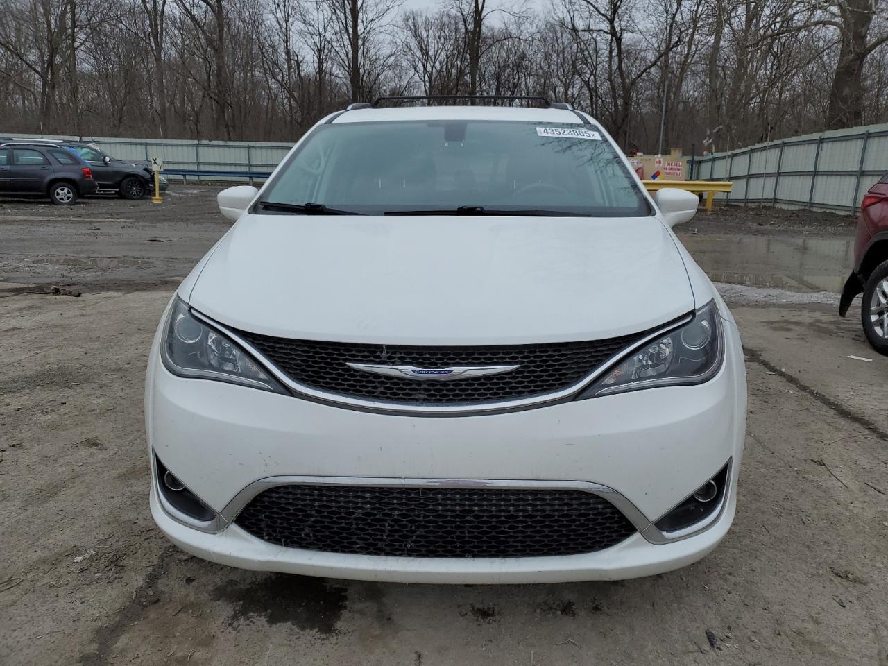 2018 Chrysler Pacifica - Image 5
