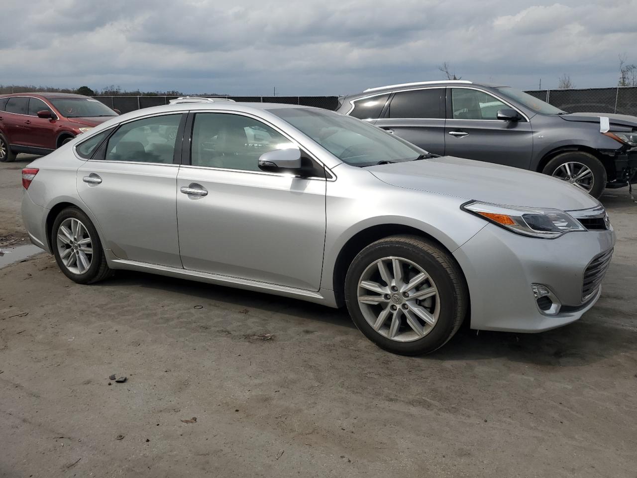 2013 Toyota Avalon - Image 4