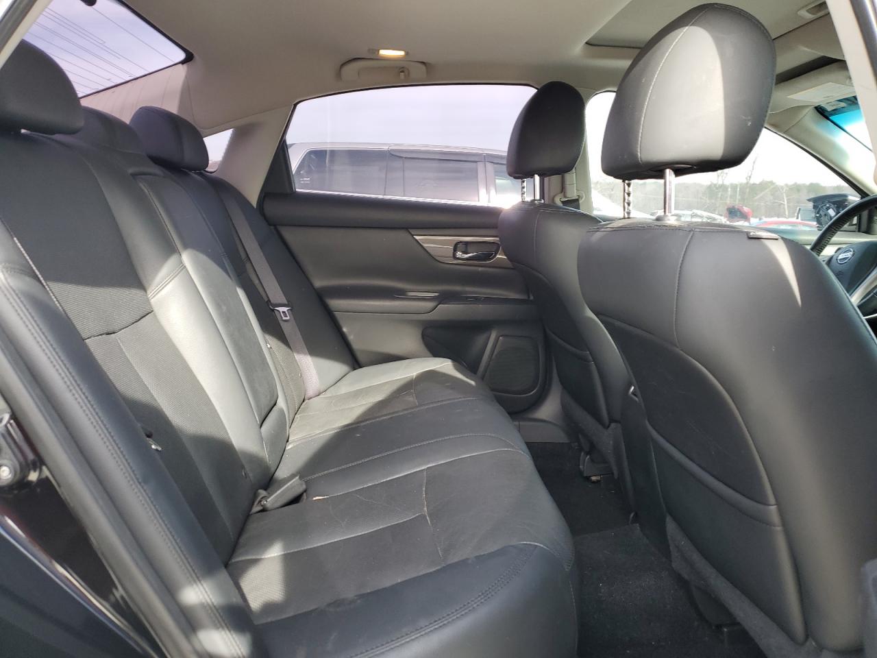 2015 Nissan Altima - Image 10