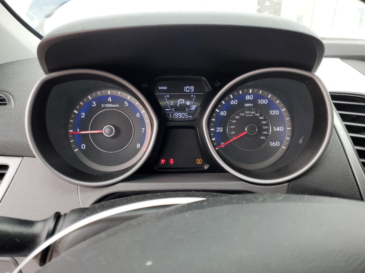 2016 Hyundai Elantra - Image 9
