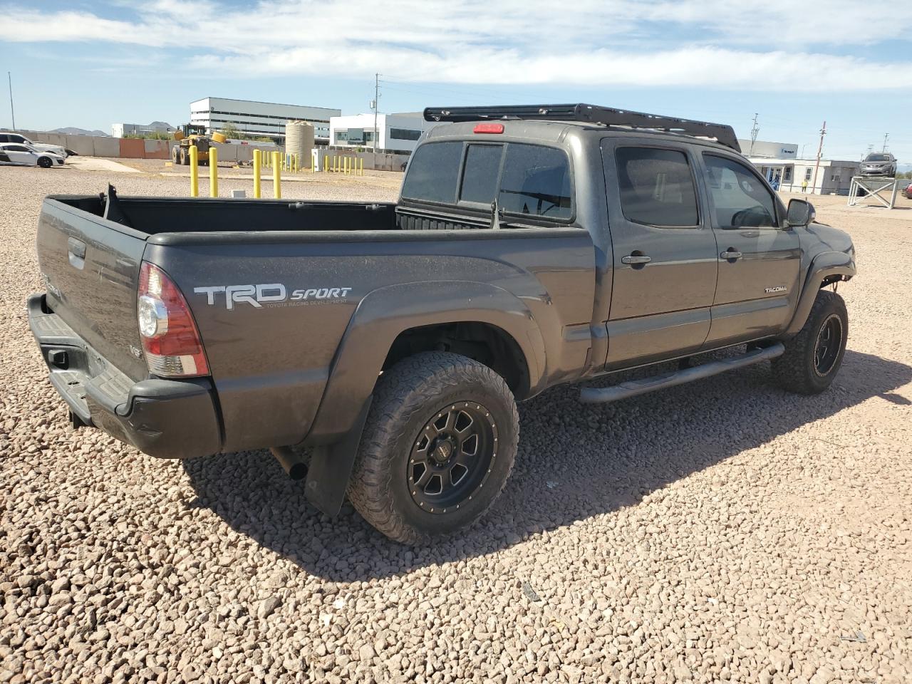 2015 Toyota Tacoma - Image 3