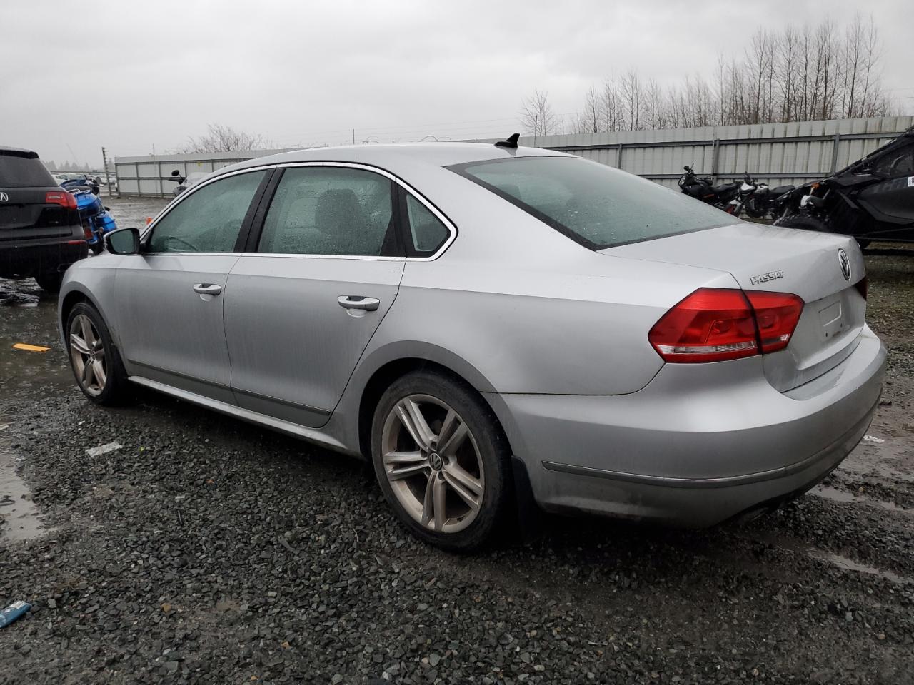 2014 Volkswagen Passat - Image 2