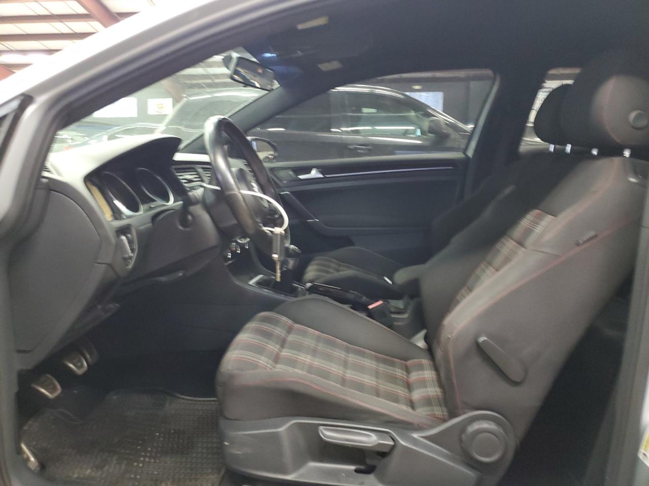 2015 Volkswagen GTI - Image 7