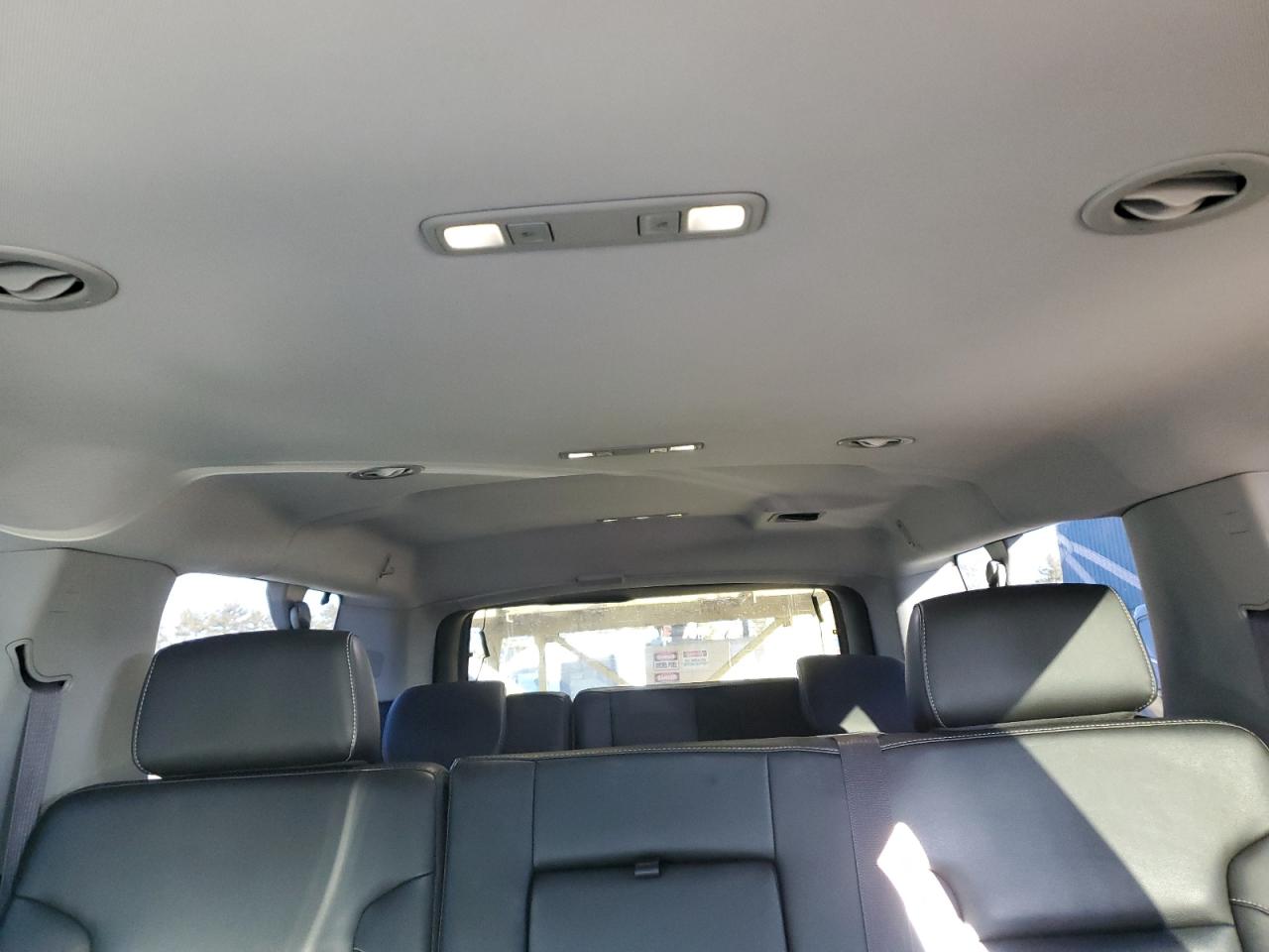 2015 Chevrolet Suburban - Image 10