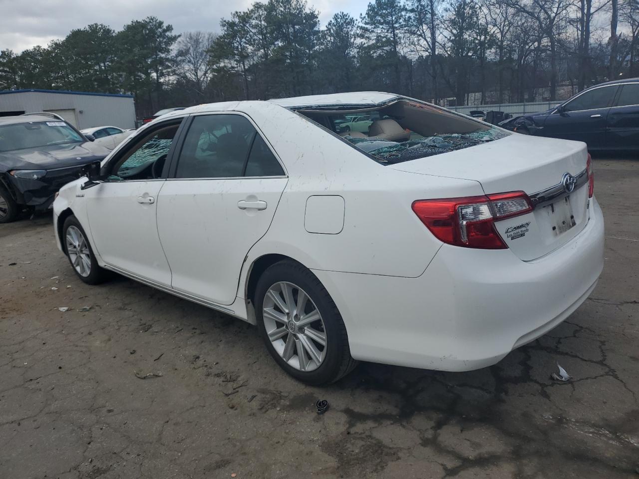 2014 Toyota Camry - Image 2